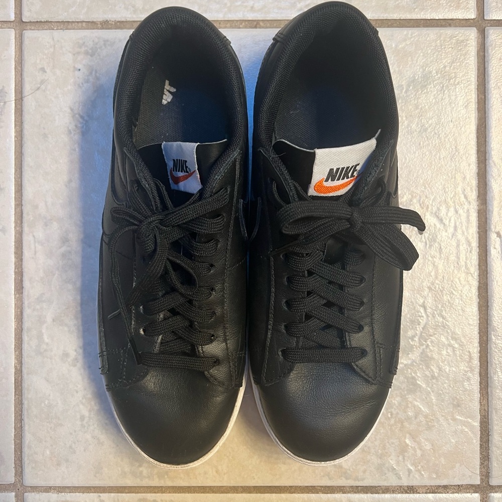 Nike Low Sneakers